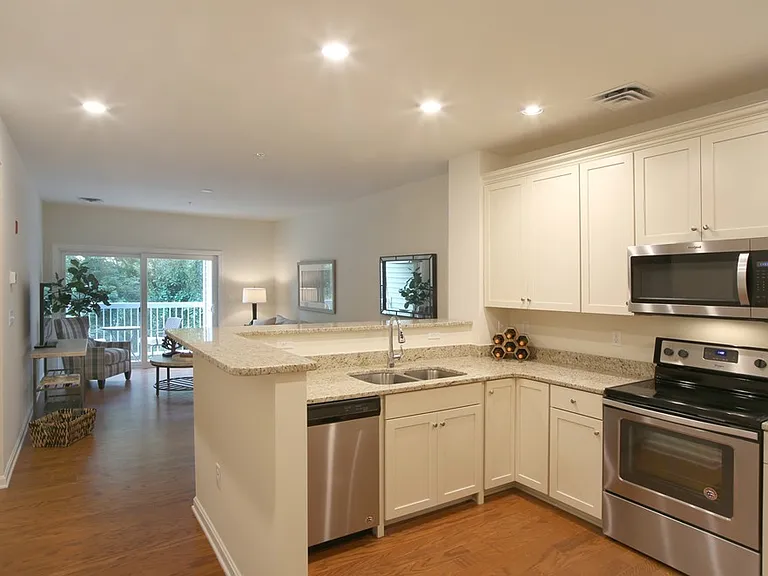 22 Farmstead Ln — Photo 3