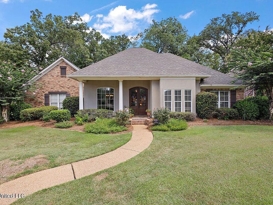 1st image of 212 Oak Park Dr