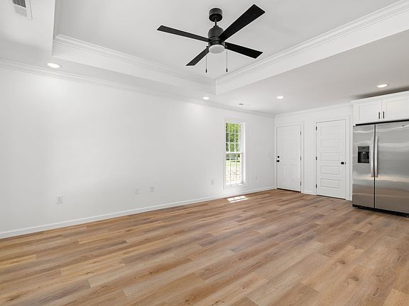 5th image of 779 River Ln