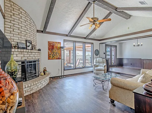 2310 Brooktree Dr, Houston, TX 77008