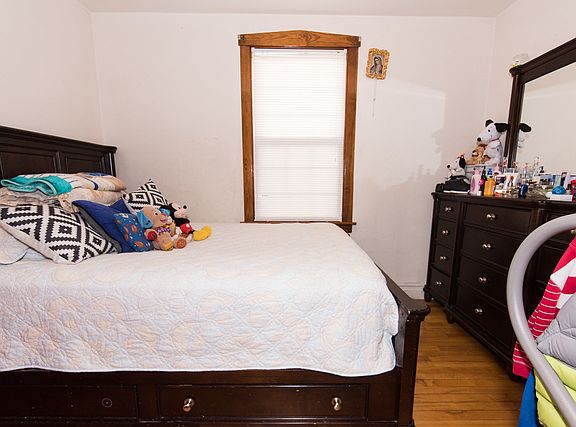 5th image of 2448 N Lockwood Ave