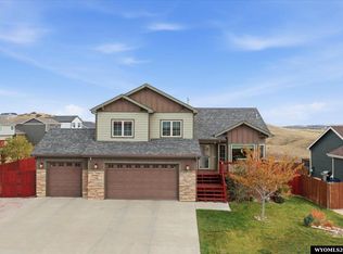 981 Prairie River Dr, Mills, WY 82604