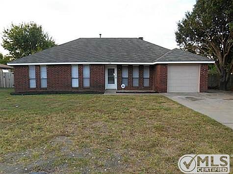 2nd image of 124 Mesa Dr