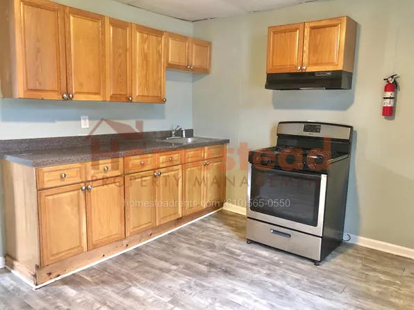 942 Maple Ter, Darby, PA 19023