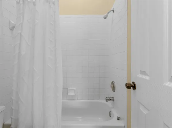 1818 76th Pl N, Saint Petersburg, FL 33702