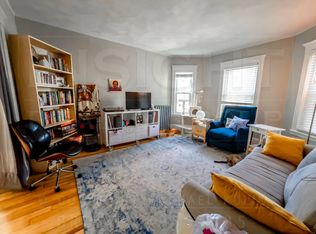 10 Castleton St FLOOR 2, Jamaica Plain, MA 02130