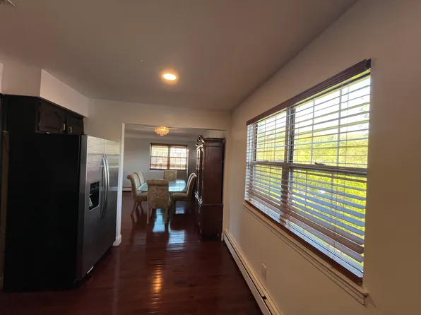 (undisclosed Address), Syosset, NY 11791