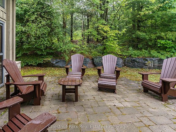 3rd image of 501 Glen Abbey Way E