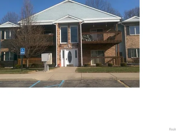 1560 Shoemaker Dr #154, Westland, MI 48185