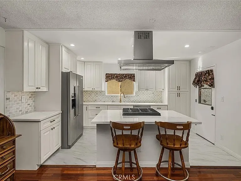 5743 Coke Ave — Photo 12