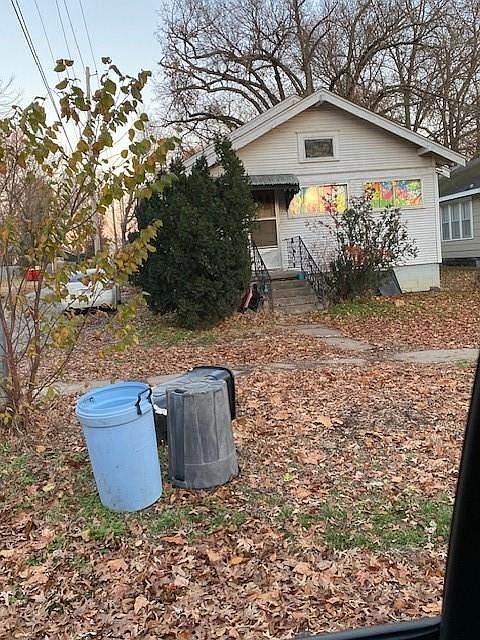 2nd image of 1309 S Elm St
