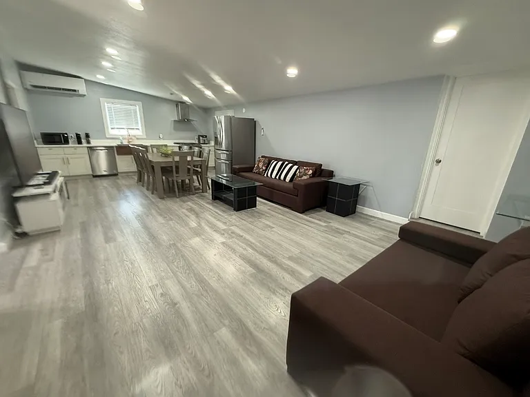 7911 Orangewood Ave — Photo 15