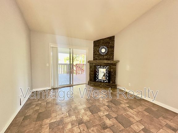 4th image of 1 Phipps Cres #307