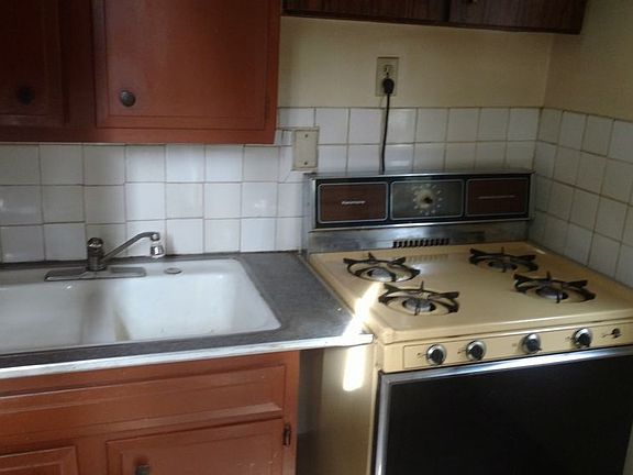 3rd image of 3006 W Mount Vernon Ave APT 2