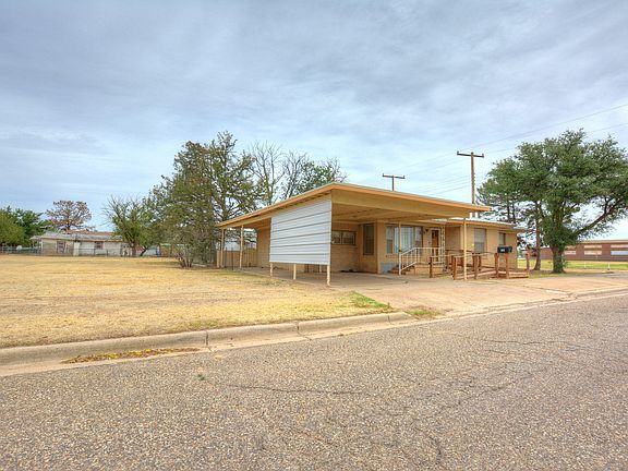 3rd image of 905 10th St
