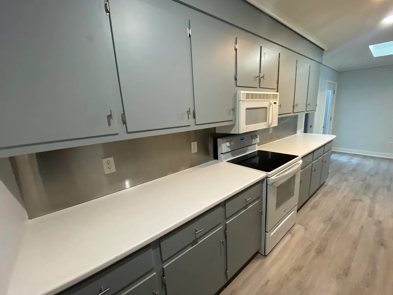 3 bed, 2.0 bath, 1685 sqft, $1,700 — Photo 3