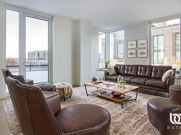 30-55 Vernon Boulevard image 1 of 18