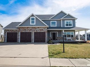 2 Holborn Ct, Washington, IL 61571