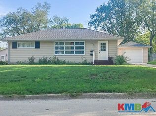 1615 48th St NE, Cedar Rapids, IA 52402