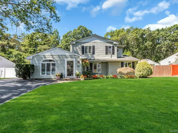 554 Bayport Avenue, Bayport, NY 11705