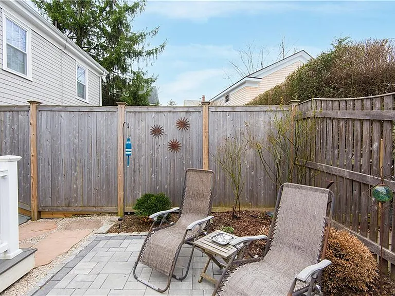 88 Kay St — Photo 46