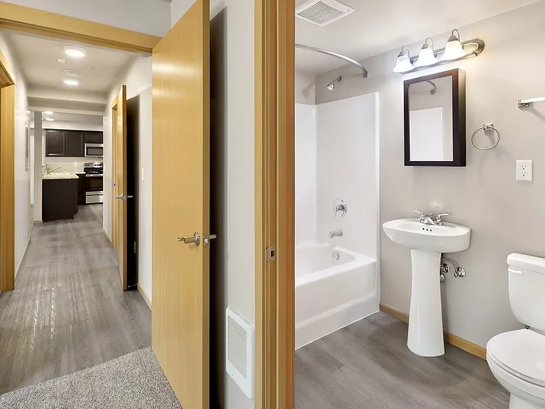 Tremezzo Apartments — Photo 73