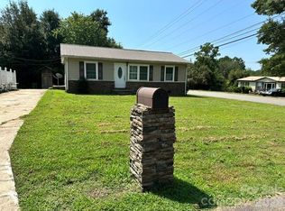 601 E Saunders Ave, Newton, NC 28658