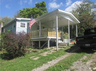 190 Geary Dr, Connellsville, PA 15425