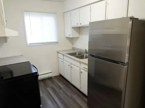 nrerose, 1438 Rose St APT 4, La Crosse, WI 54603