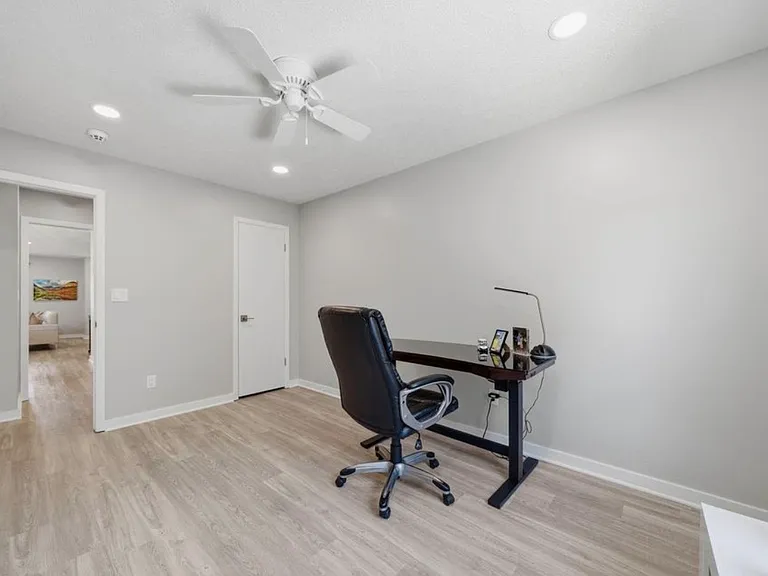 920 Carriage Way #12 — Photo 20