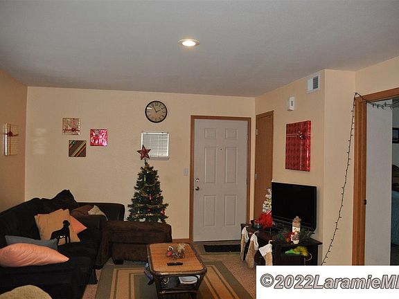 4th image of 611 Mitchell St N #1