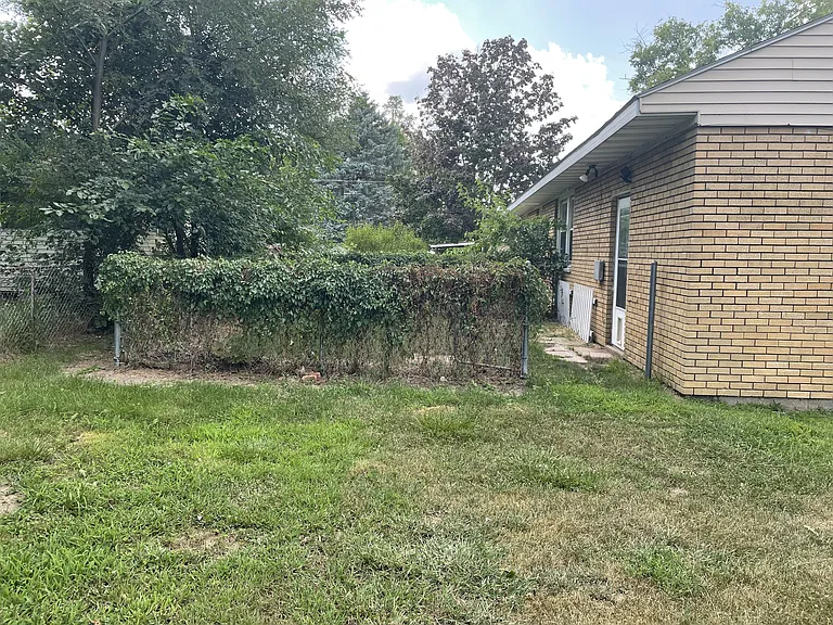 602 E Railroad St — Photo 26