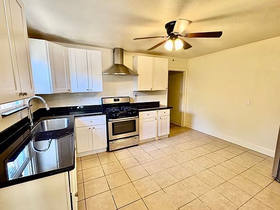 3rd image of 115 E 17th St