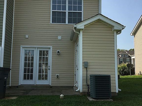 3rd image of 339 Sam Houston Cir