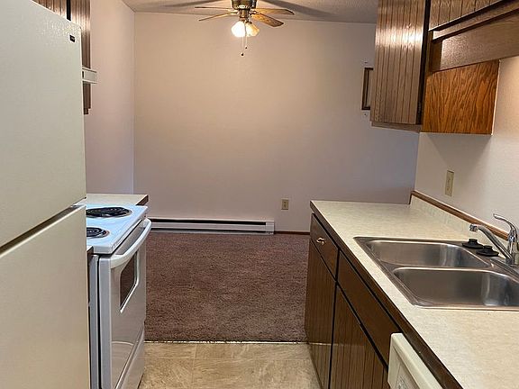 5th image of 2626 Pacific Dr S APT 106