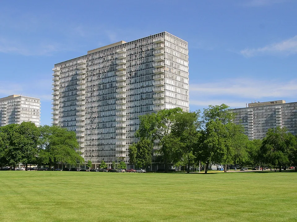 Lake Meadows Apartments
