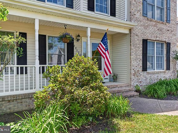 5th image of 29576 Millstream Dr