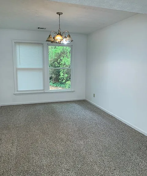 1050 Heatherwood Ct — Photo 5