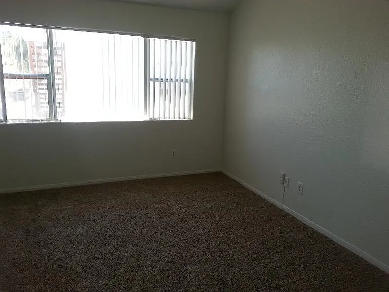 2060 Garnet Ave — Photo 13