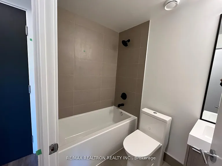 250 Lawrence Ave W #401 — Photo 9
