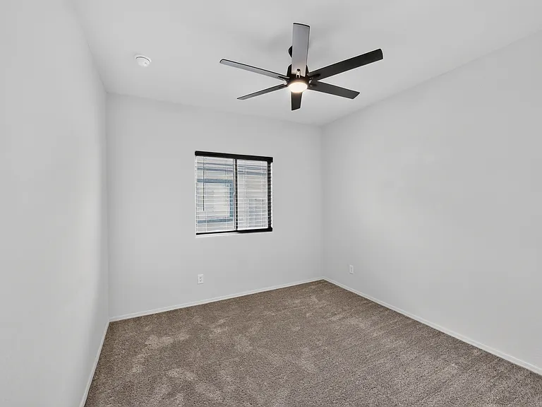 18465 N Lakeside Dr — Photo 11