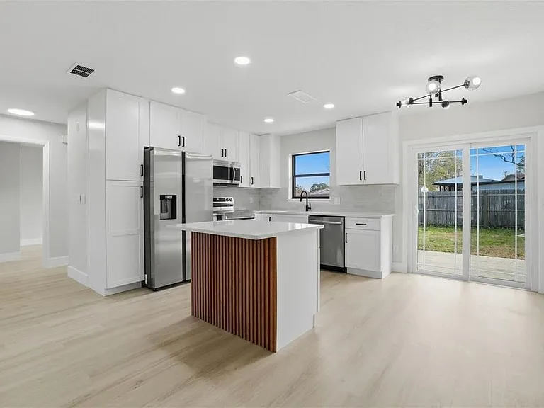 2843 Calico Ct — Photo 12