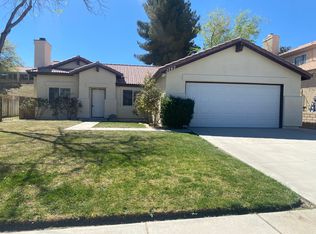 3242 Shale Rd, Palmdale, CA 93550