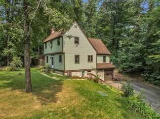 55 Bemis Rd, Hubbardston, MA 01452