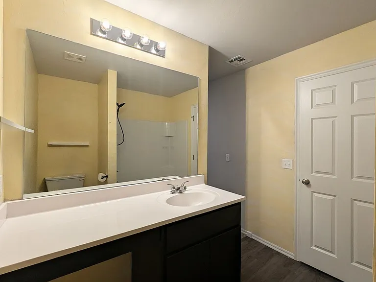 834 Highgarden Cir — Photo 9