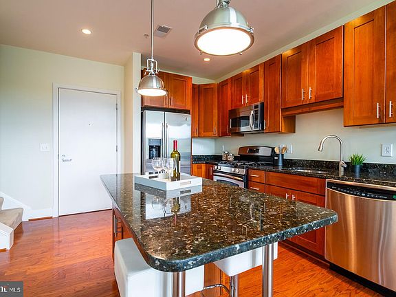 3rd image of 1800 Wilson Blvd Unit 440