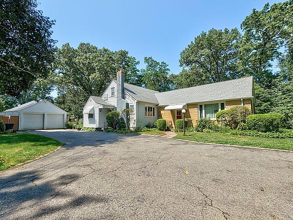 2nd image of 365 Milford Ave