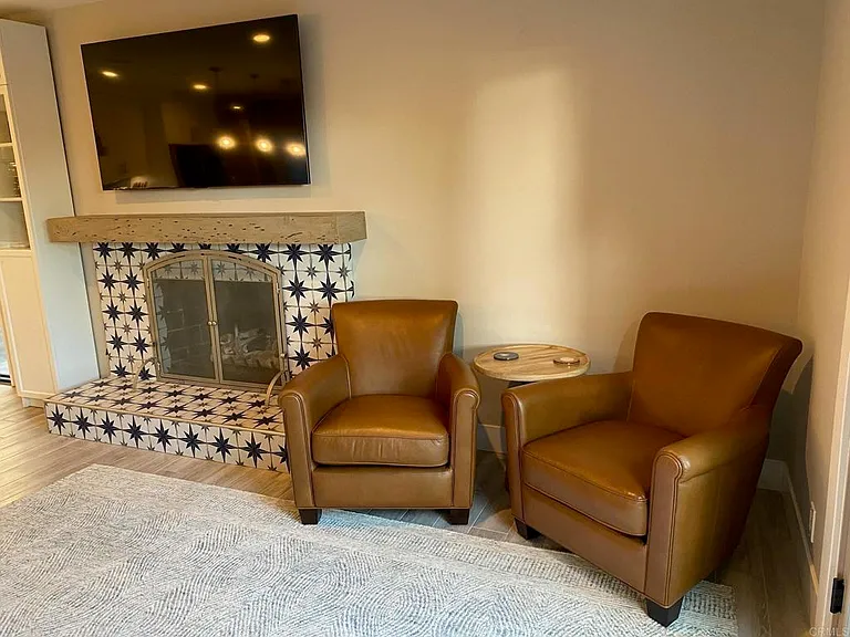 250 Avenida Monterey — Photo 24
