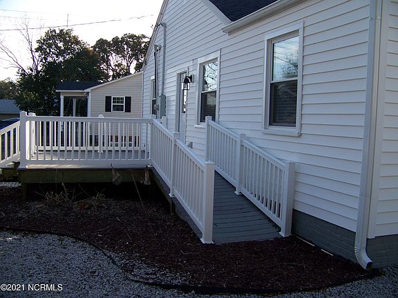 3rd image of 2711 Homes Dr