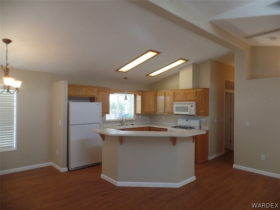 1st image of 772 Desert Crest